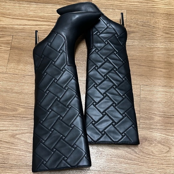 Kurt Geiger Quilted knee high boots - Picture 14 of 15